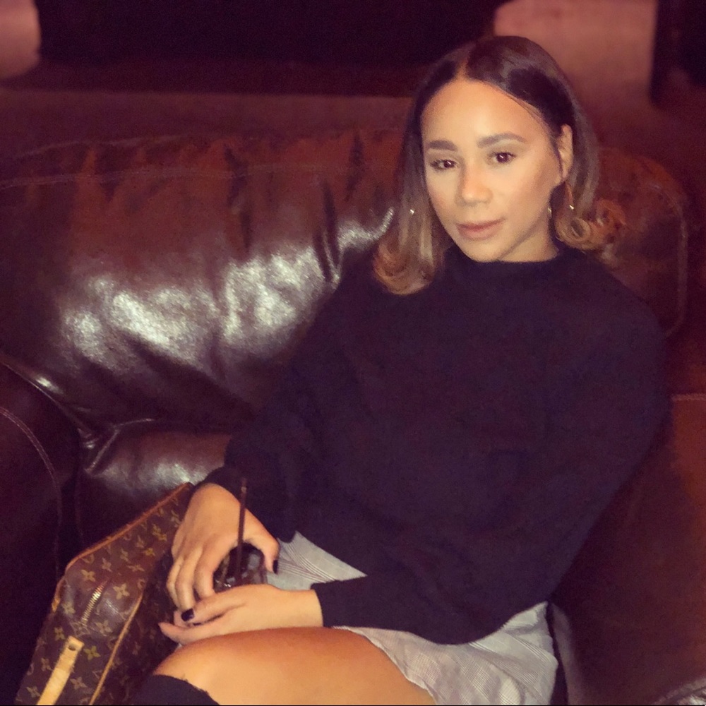 Meet your Posher, Gia! Bundle & Save!